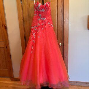 Tony Bowls Le Gala Strapless/One Shoulder/Or with Straps Formal/Prom Dress